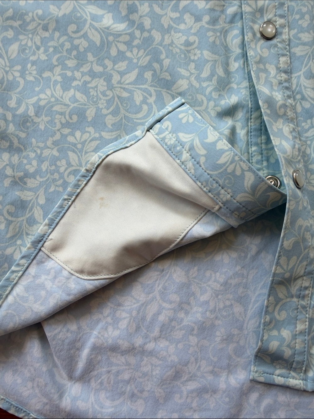 Poncho Light Blue Floral Short-Sleeve Men's Button-Up Shirt - Picture 4 of 7
